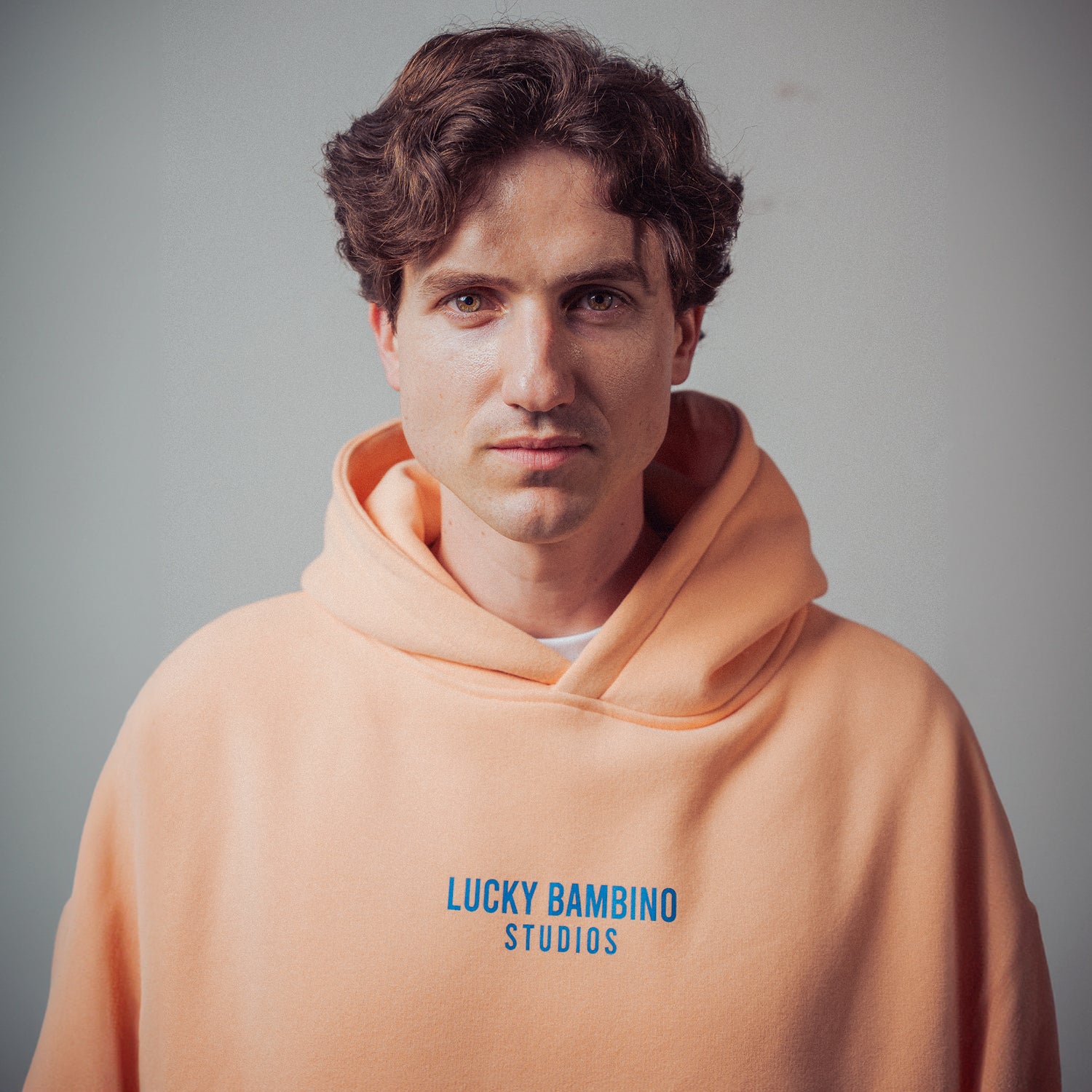 Oversized Hoodie Classic Peach Fuzz (Blue Logo)